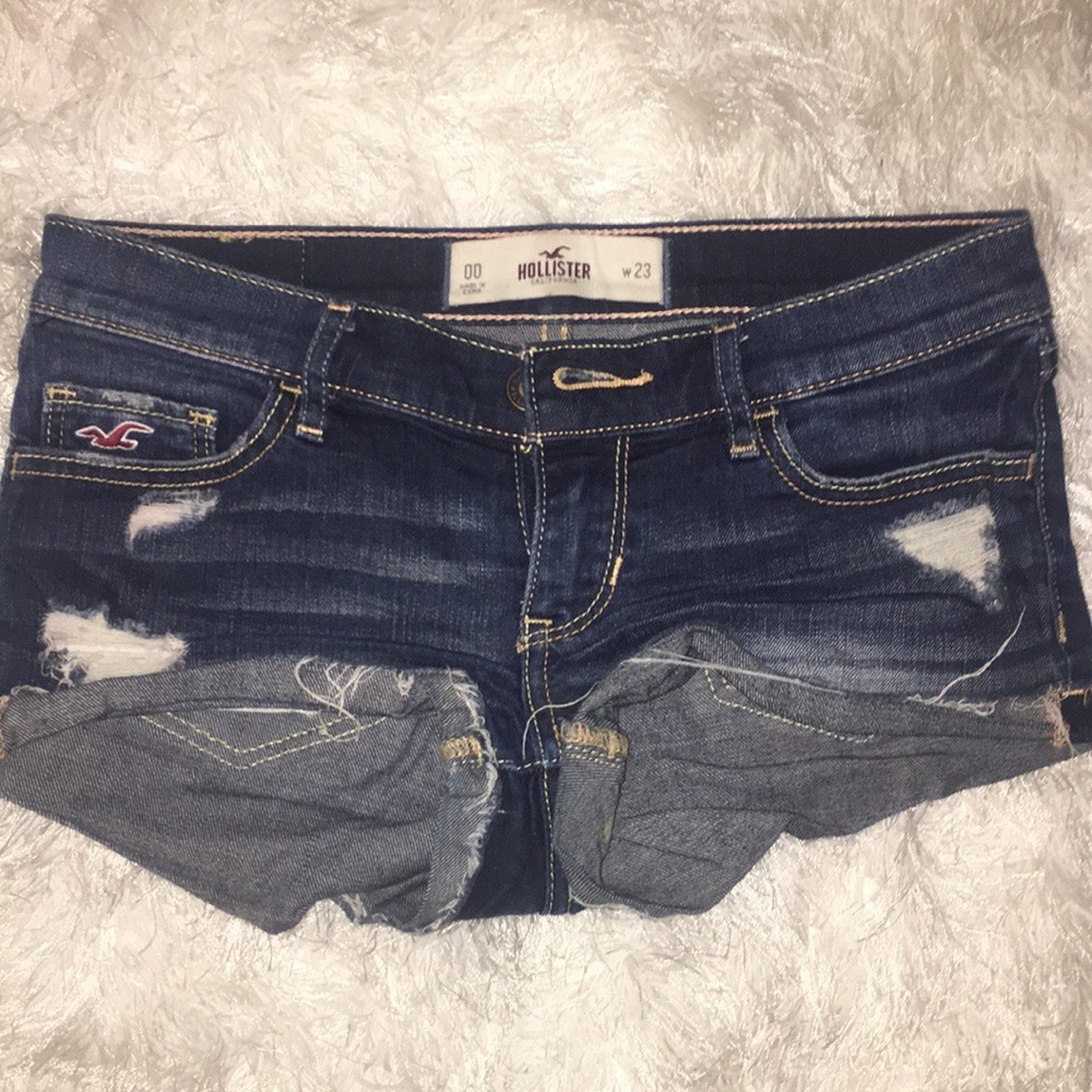 hollister medium wash jean shorts